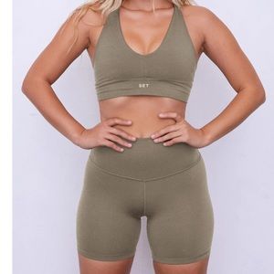 NWT Set Active set